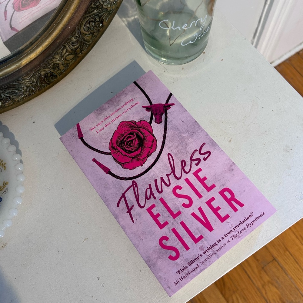 Flawless by - Pink Book Cover